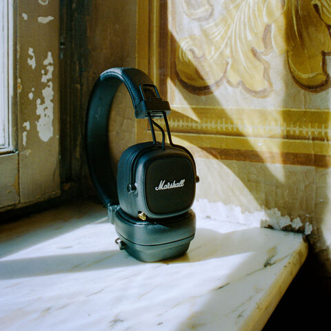 Marshall Major IV – draadloze rock-koptelefoon Bruin