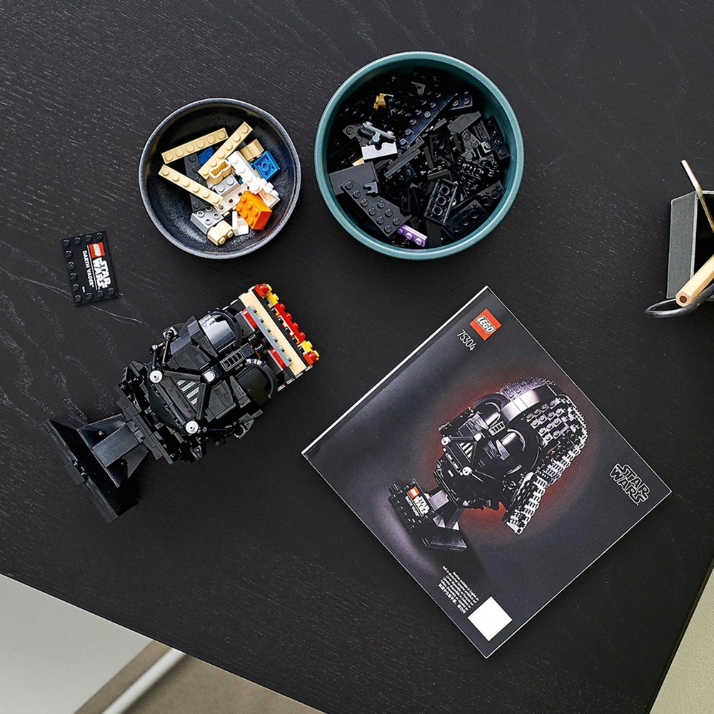 LEGO Star Wars 75304 Darth Vader Helm-Set für Erwachsene 3D-Maske