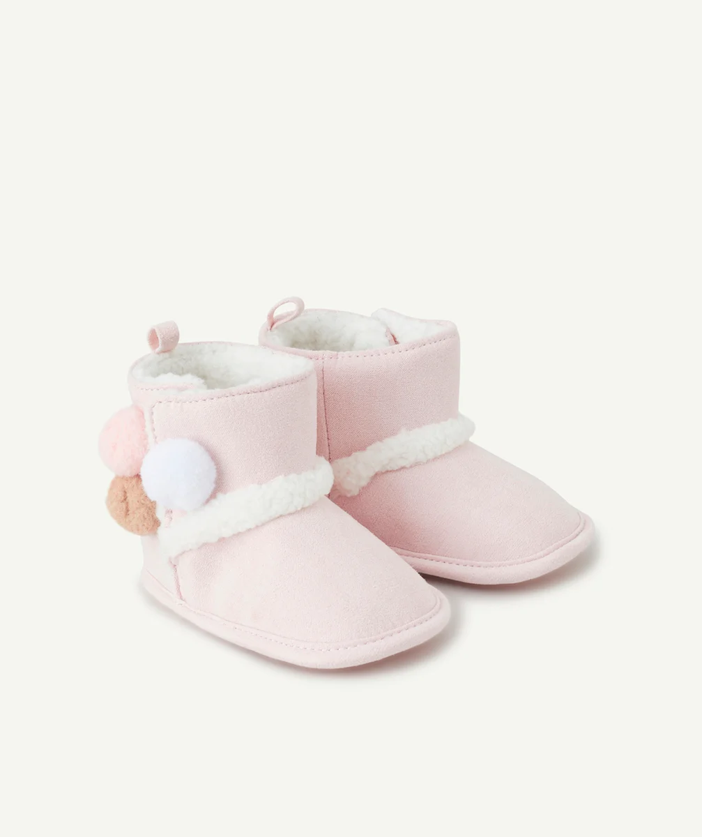 CHAUSSONS MONTANTS BÉBÉ FILLE ROSE AVEC POMPONS