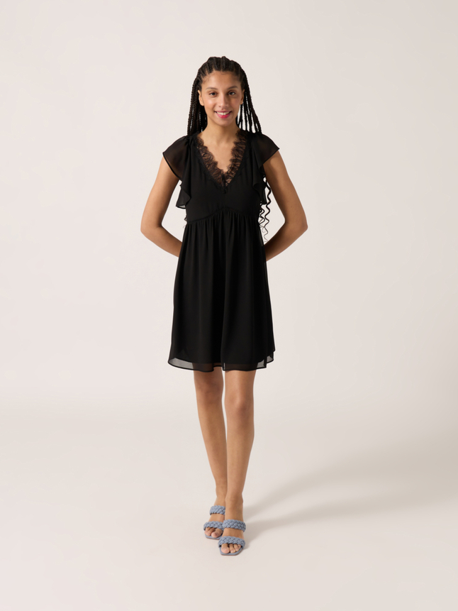 Robe décolleté dans le dos