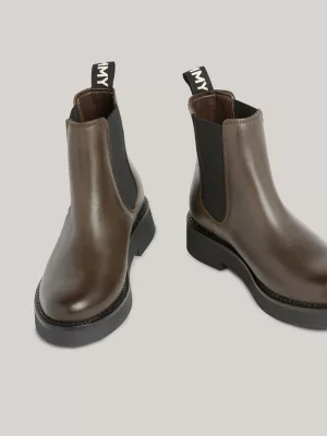 Botas Chelsea de couro com fita de logotipo repetida