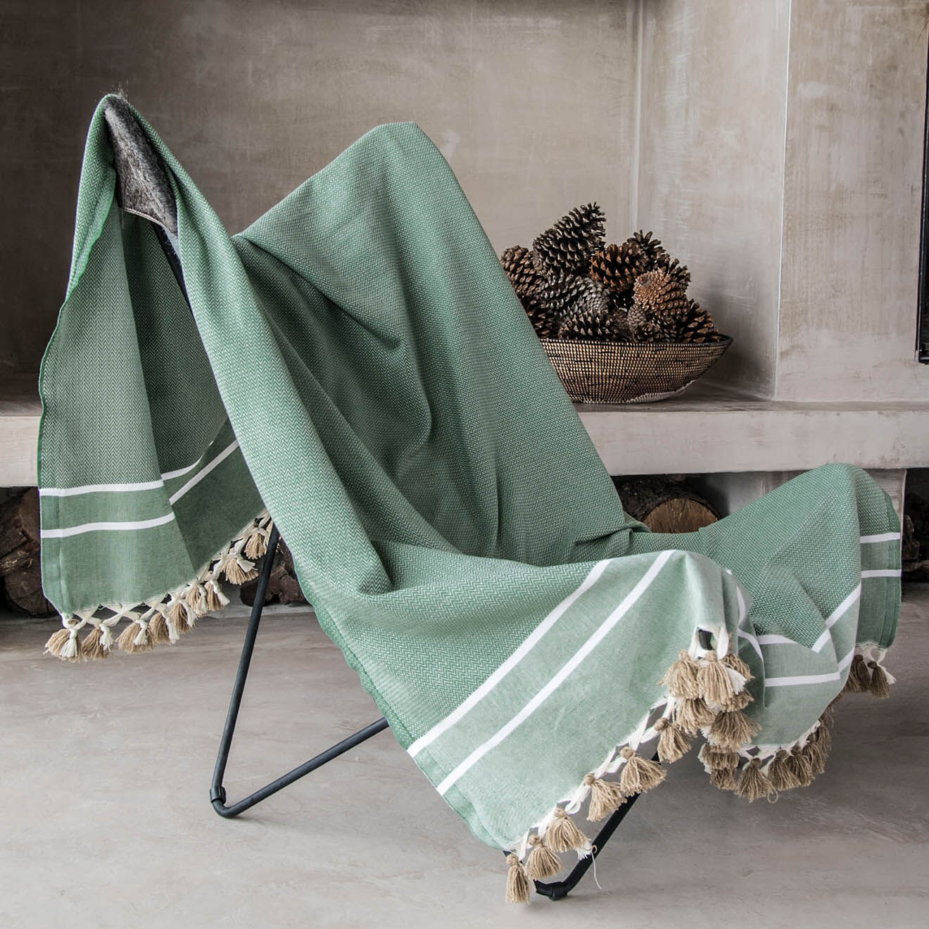 Febronie Plaid Stockholm Chevron Pompon Losange vert kaki