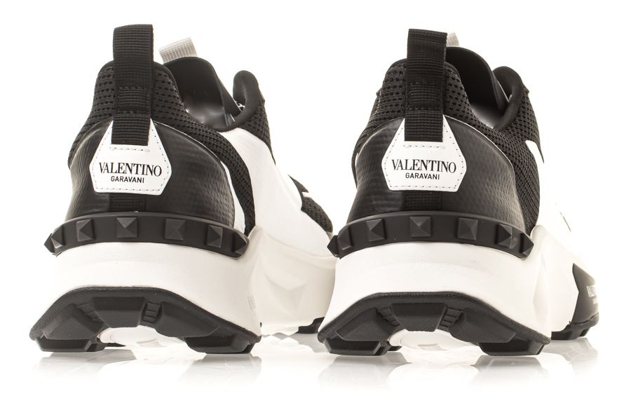 Valentino Garavani True Act Low Top