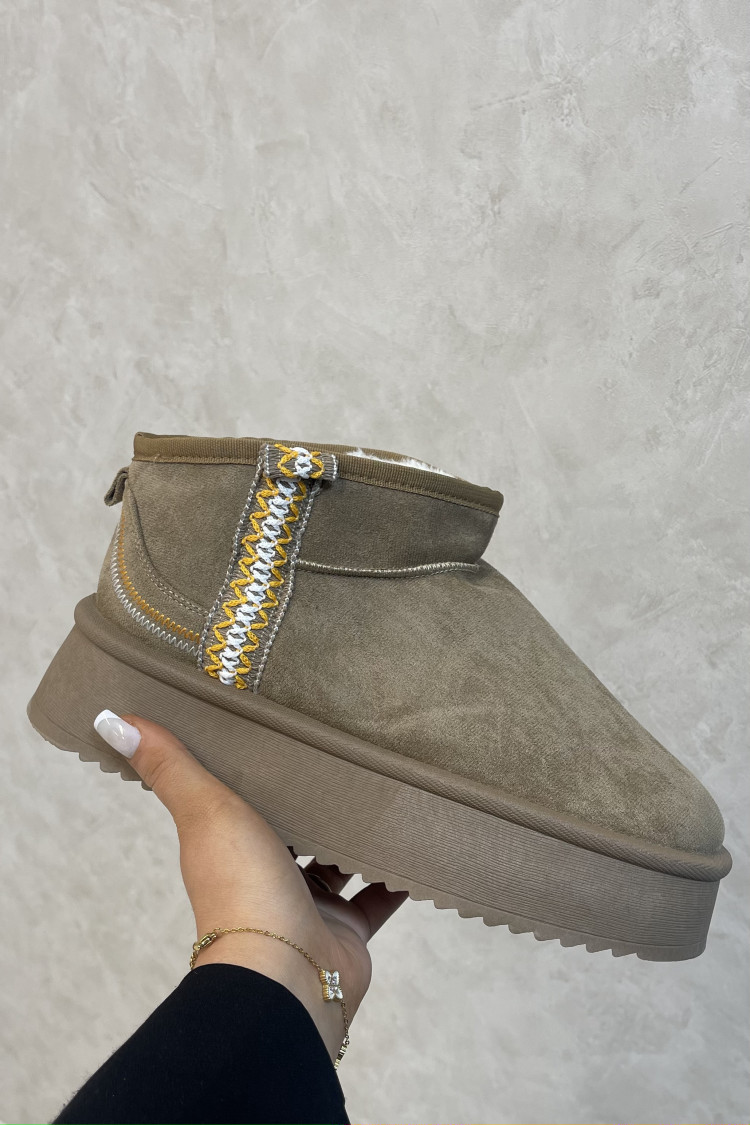 Bottine beige chausson en velours compensé montant à motif