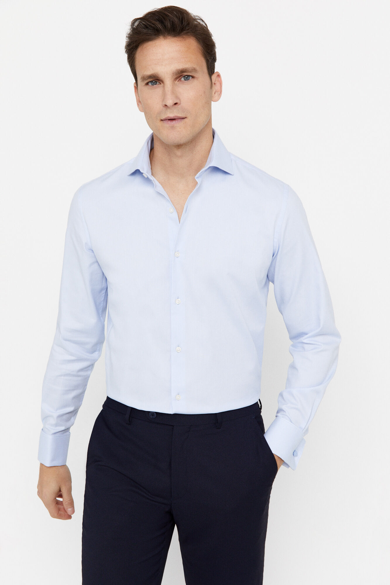 Camisa social com trama lisa e abotoaduras fáceis de passar - Azul