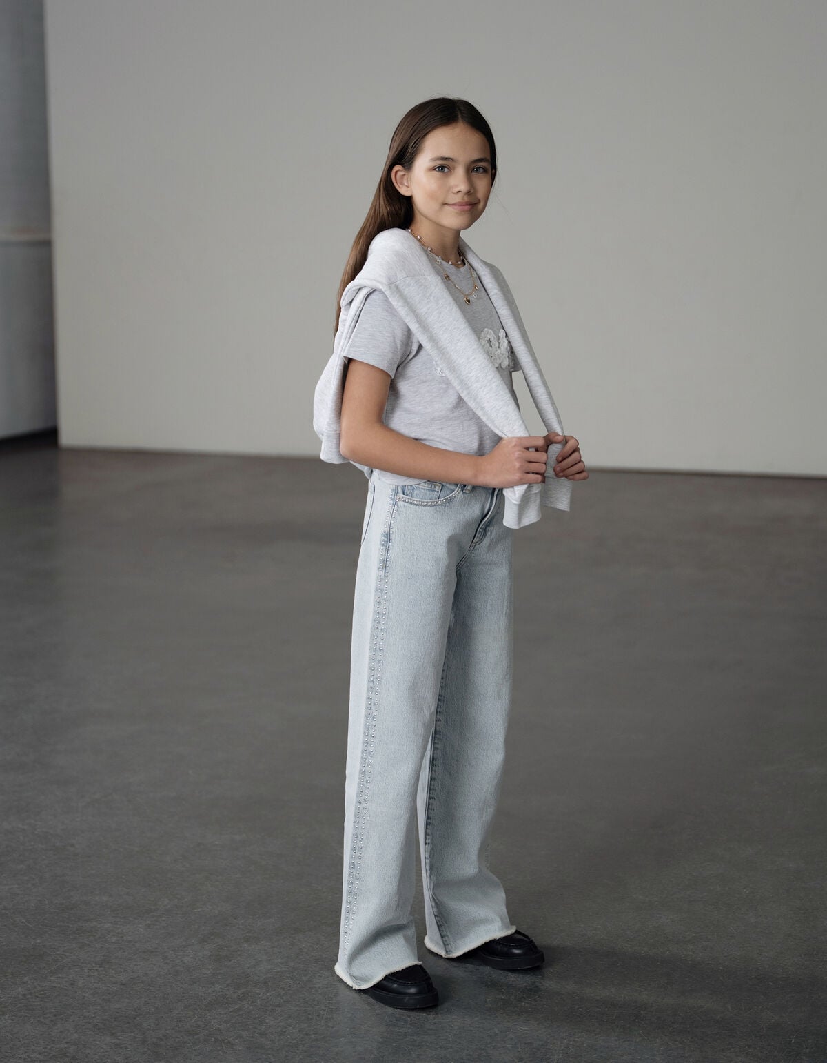 Studs Wide Leg Fit Jeans Bleached