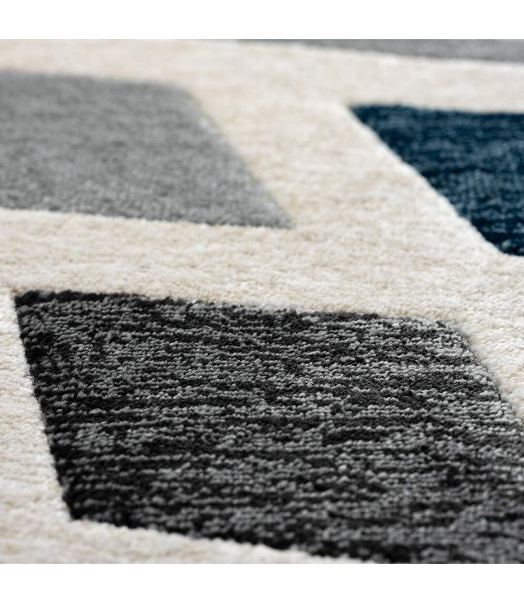 Tapis moderne SOLGA B en polypropylène doux et soyeux OEKO TEX