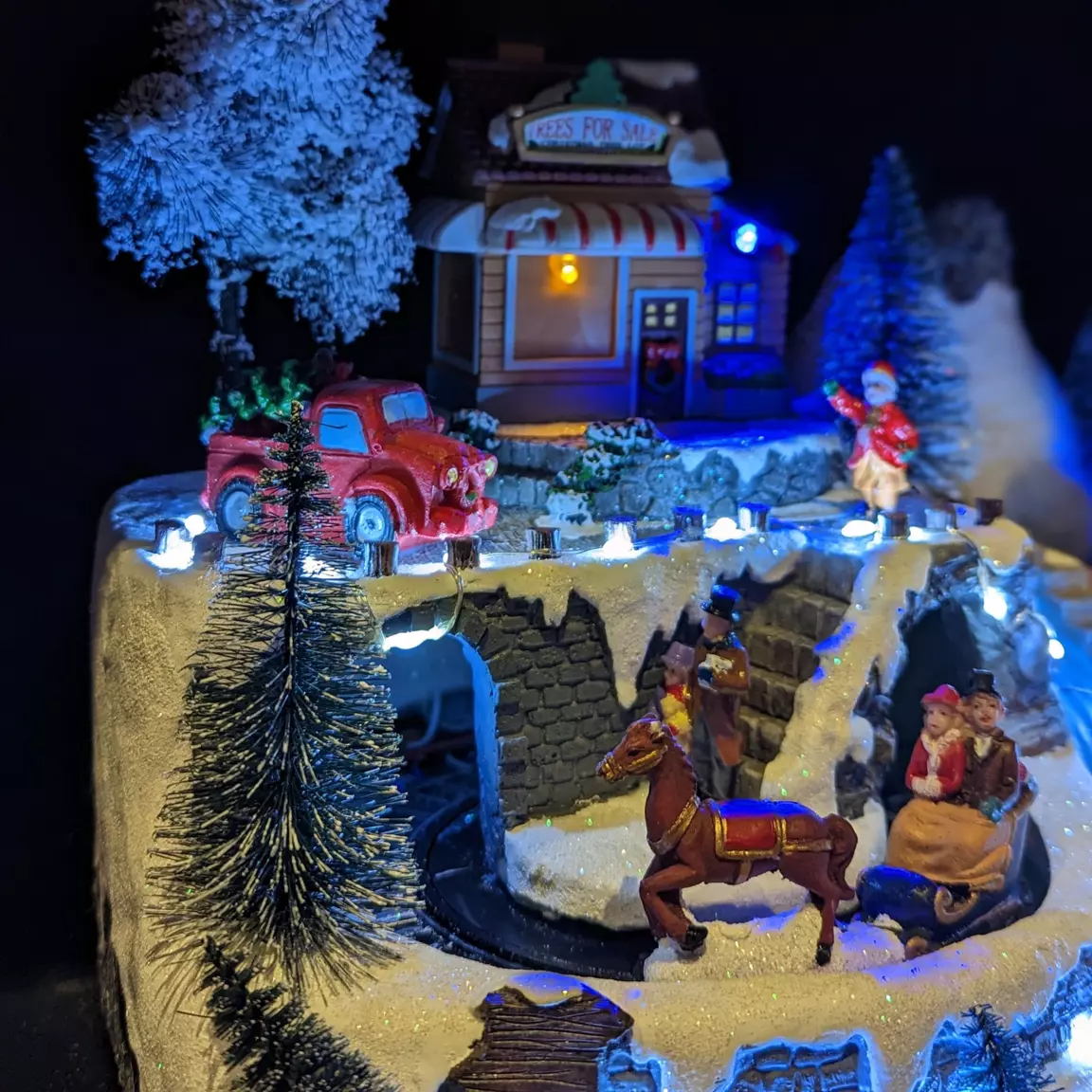 Vente de sapin illuminée et musicale à piles