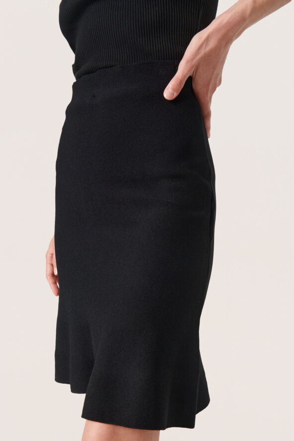 Soaked in Luxury SLAdrianna Skirt Black