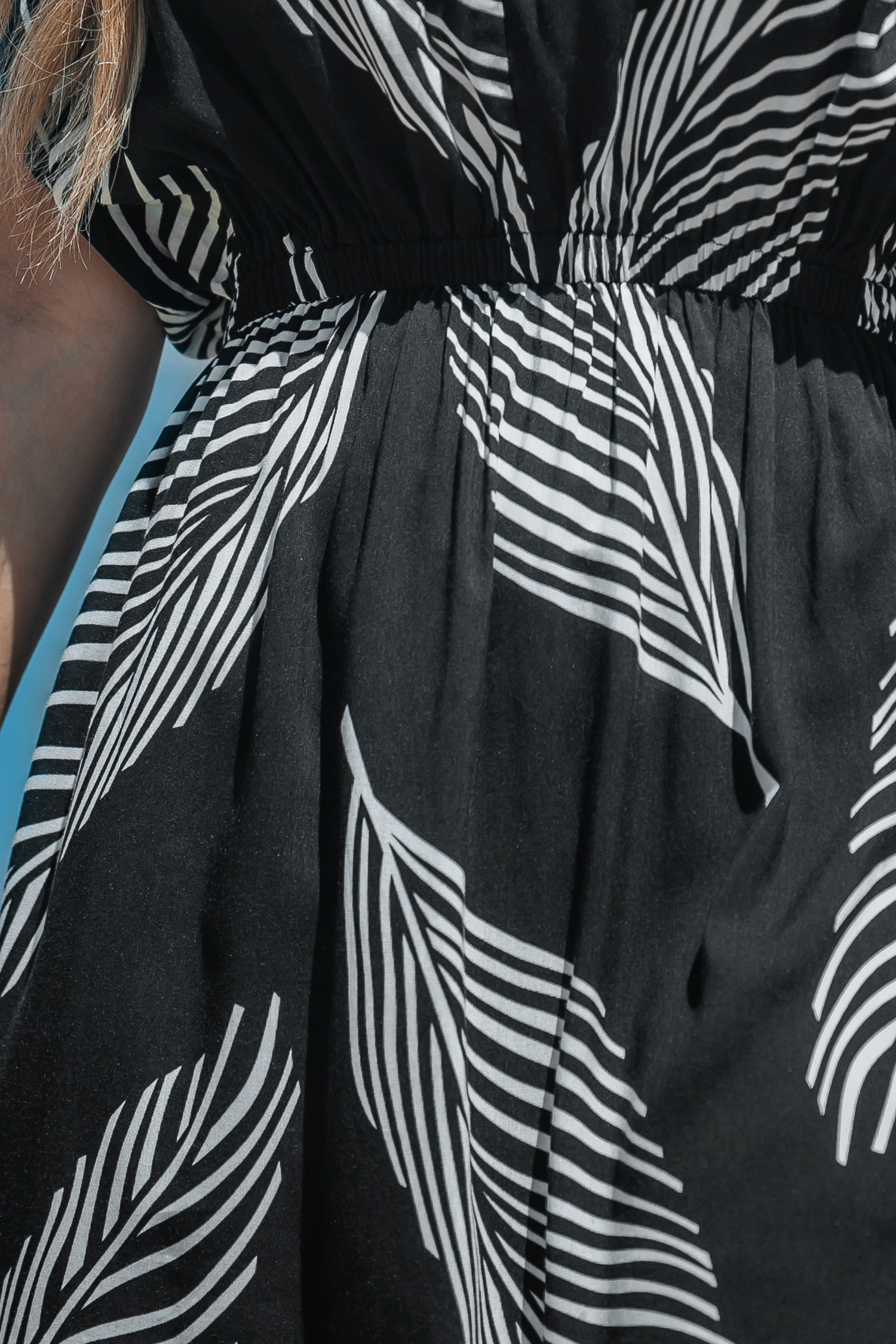 Robe cover up à imprimé feuilles