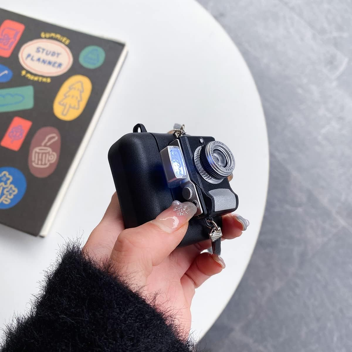 AirPods Pro Gummi Case Schutzhülle mit Handschlaufe - Retro Kamera
