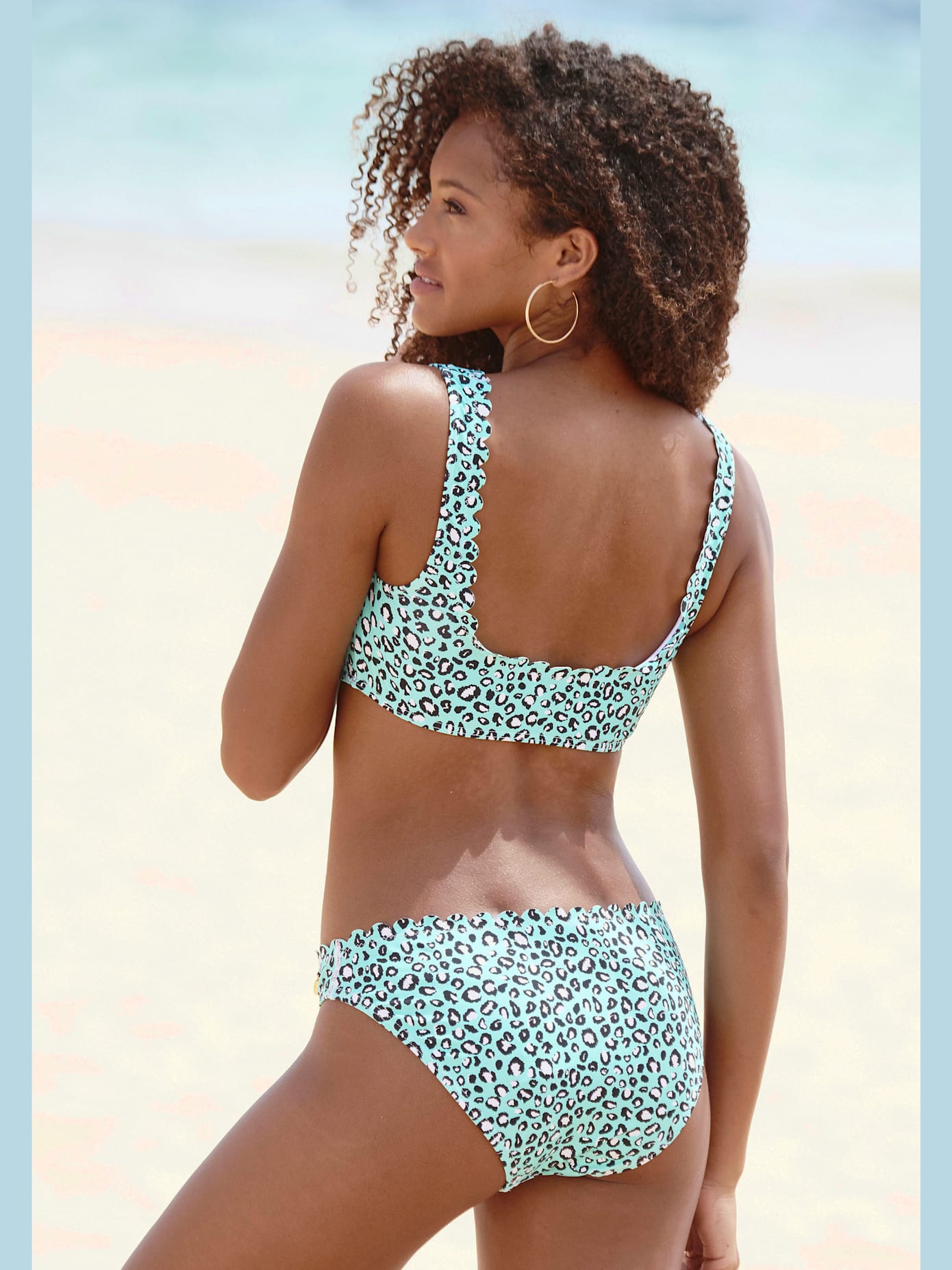Haut de bikini bustier bordure cocotte tendance