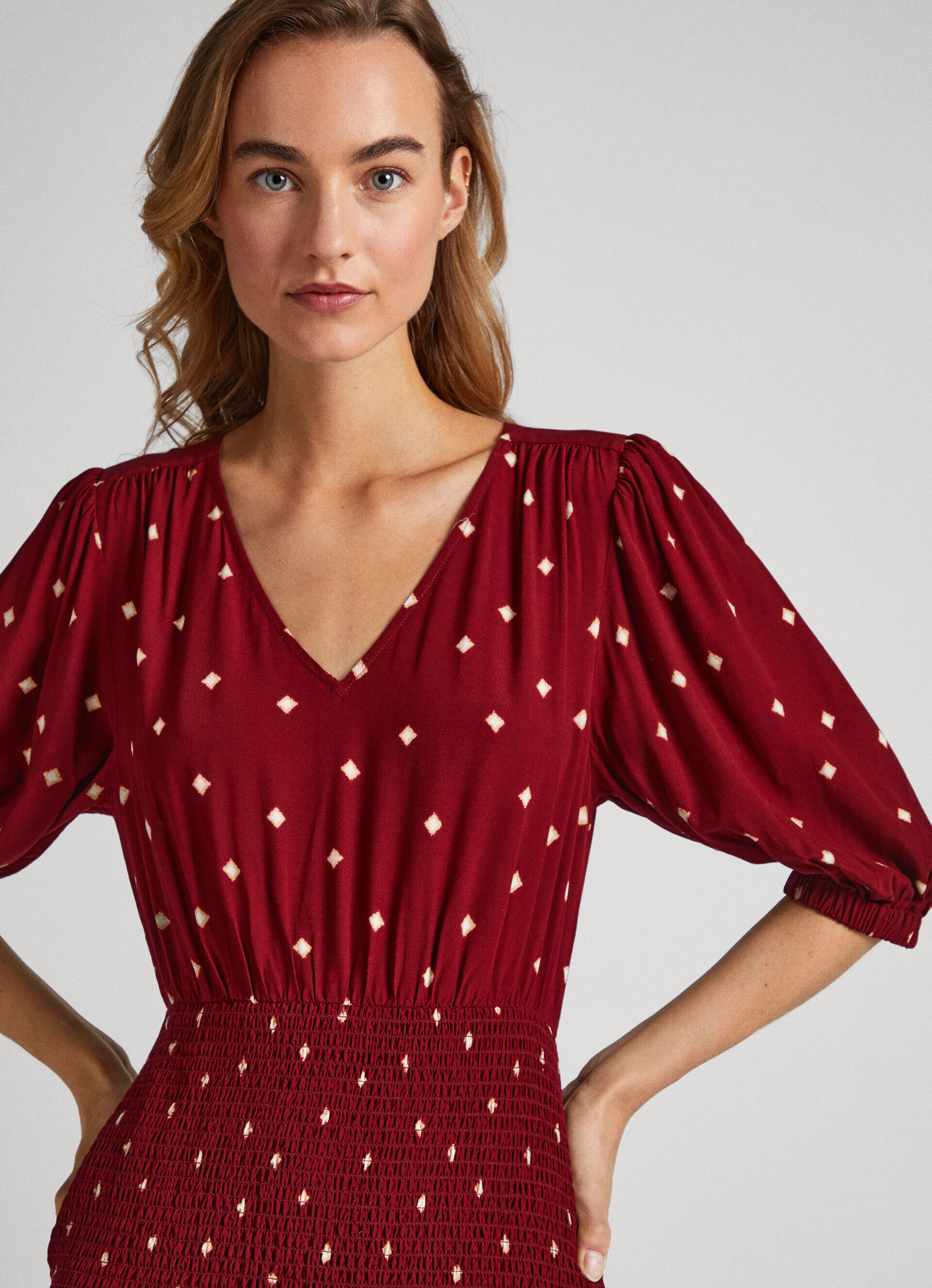 VESTIDO COM ESTAMPA DE BOLINHAS - multicolorido