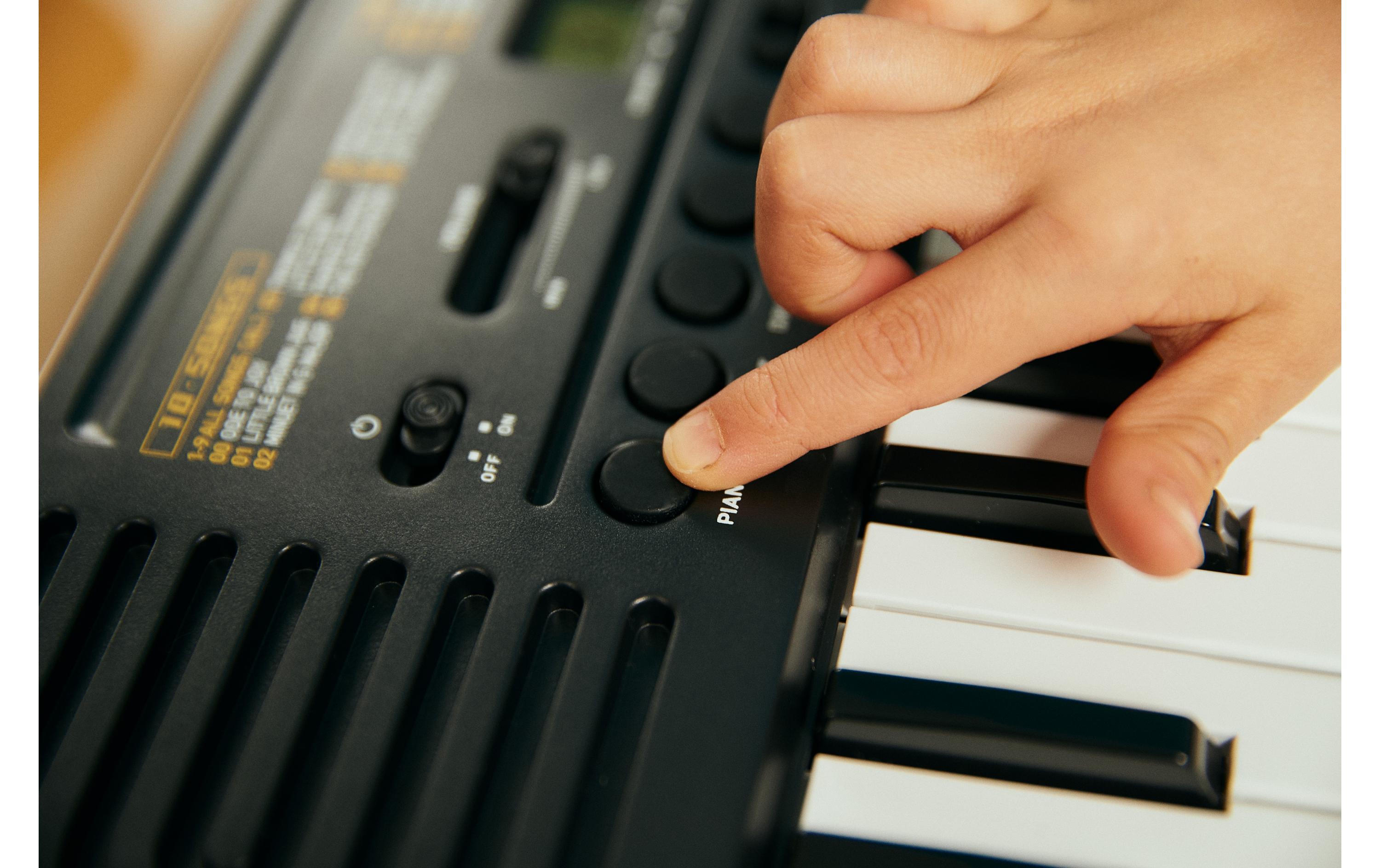 Keyboard SA-51Keyboard mit 32 Mini-Tasten und 100 Klangfarben