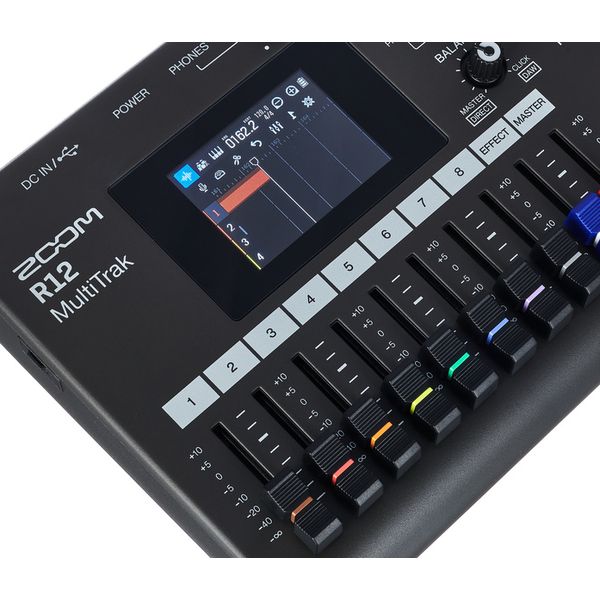 Zoom R12
