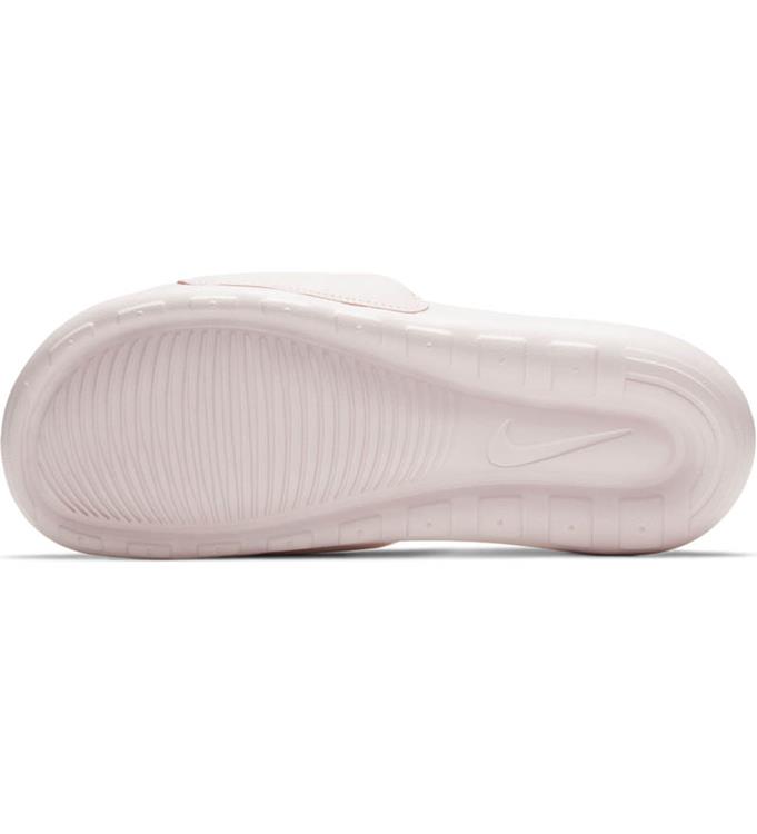 NIKE VICTORI ONE WOMENS SLIDE BARELY-ROSE-METALLIC-SILVER-BA