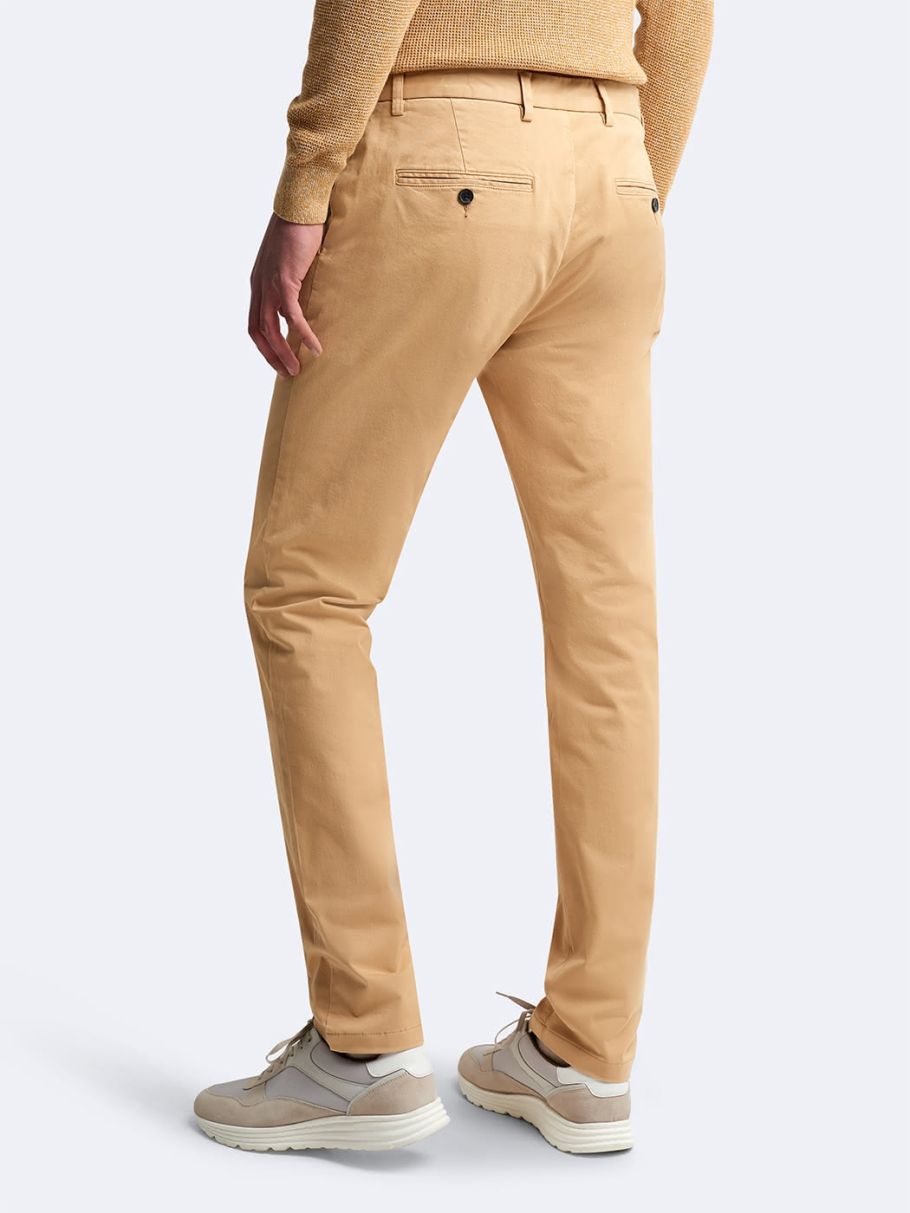 Chino slim en coton élasthane uni