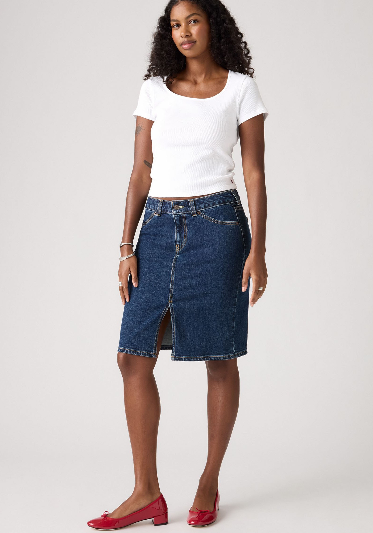 Levi's® Jeansrock »LOW MIDI SKIRT ME«, mit Schlitz für mehr Bewegungsfreiheit
