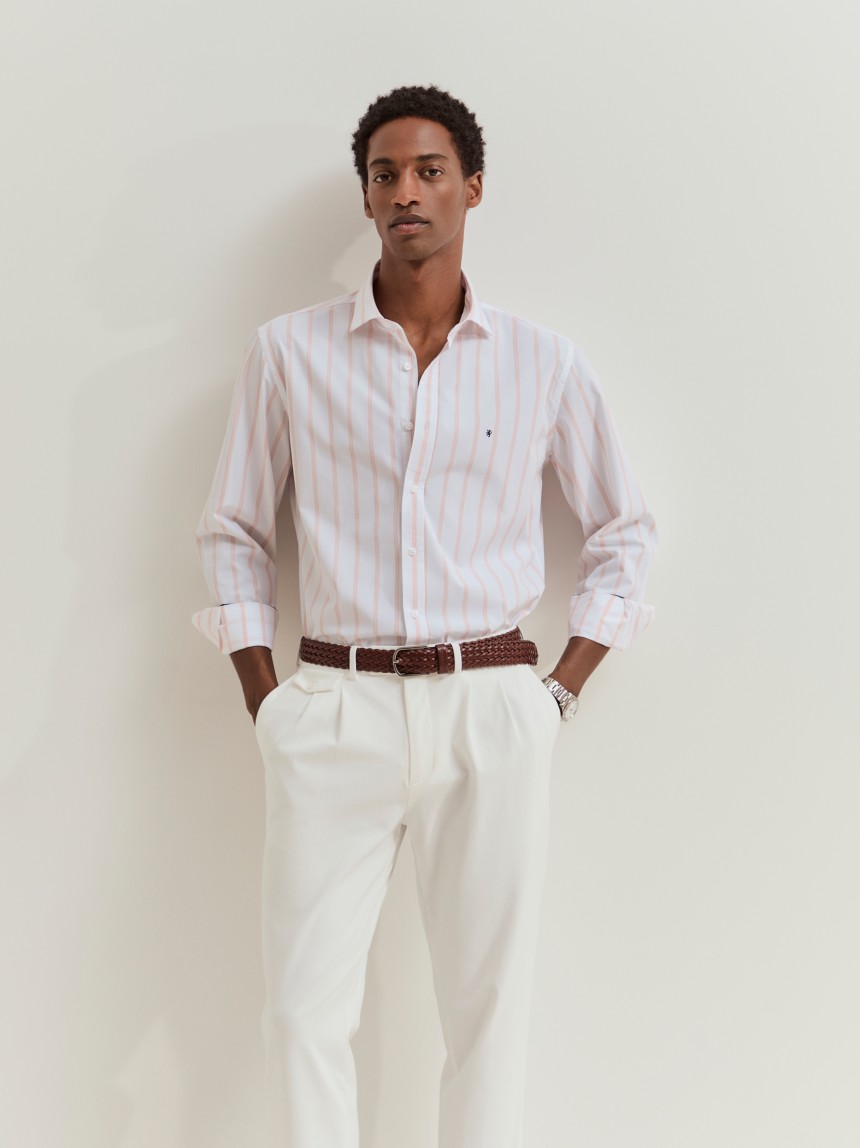 Camisa slim fit em algodão às riscas