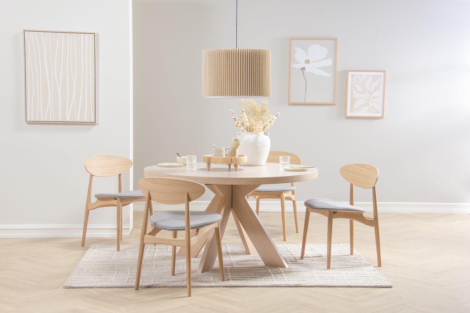 Karla spisestol Hvitoljet eik med tekstil Jenny offwhite