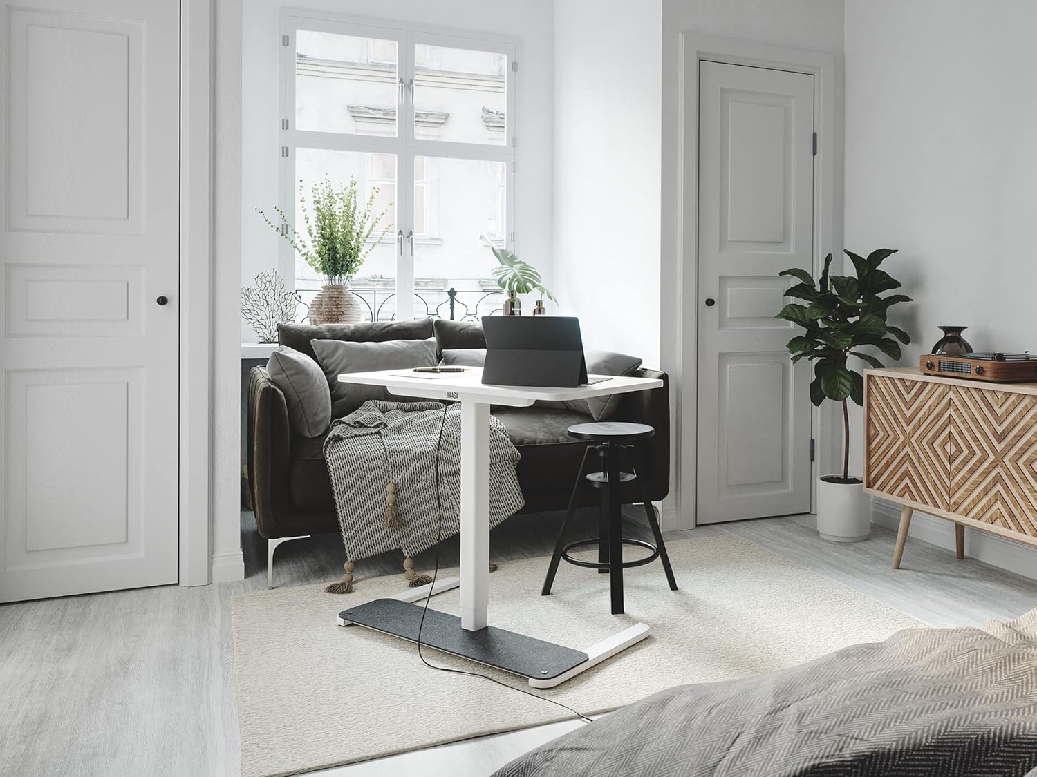 Yaasa Desk One Stehpult, 91x51 cm, Weiß, Kleiner praktischer Schreibtisch passt in Jede Ecke, 5 Jahre Garantie, elektrisch höhenverstellbarer Homeoffice Tisch, Height Adjustable Desk