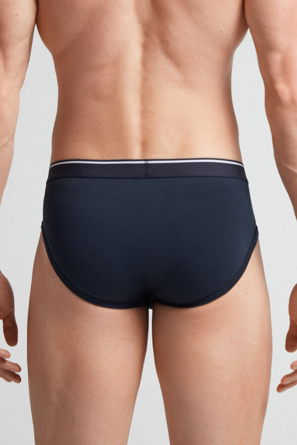 Cuecas de algodão Supima com elasticidade visível.