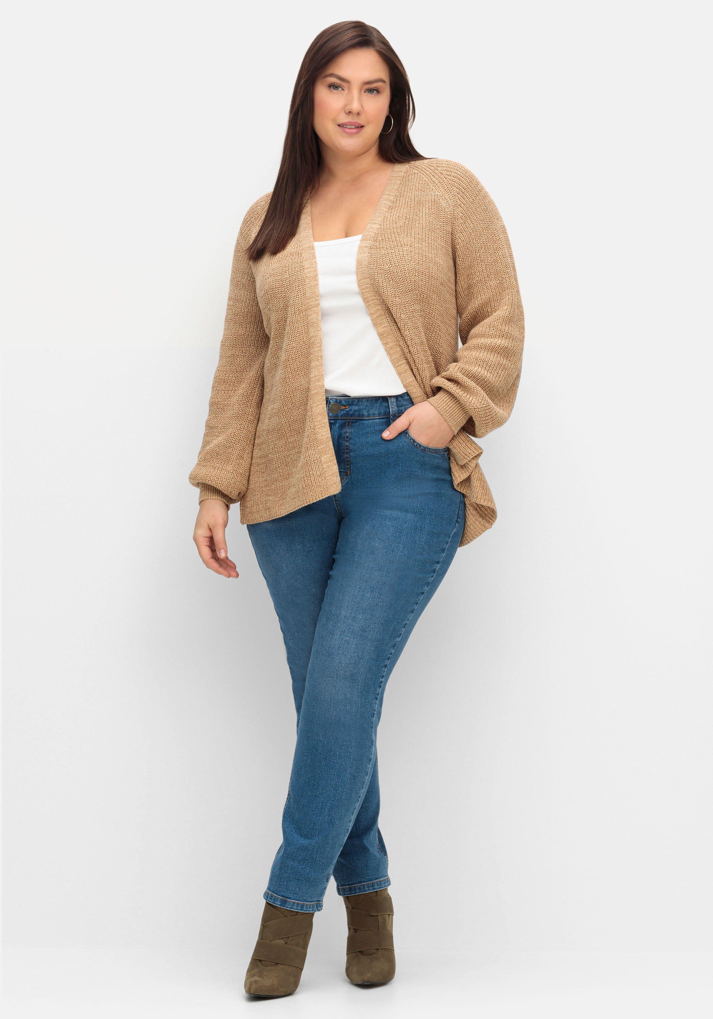Strickjacke in leichter A-Linie und offener Form