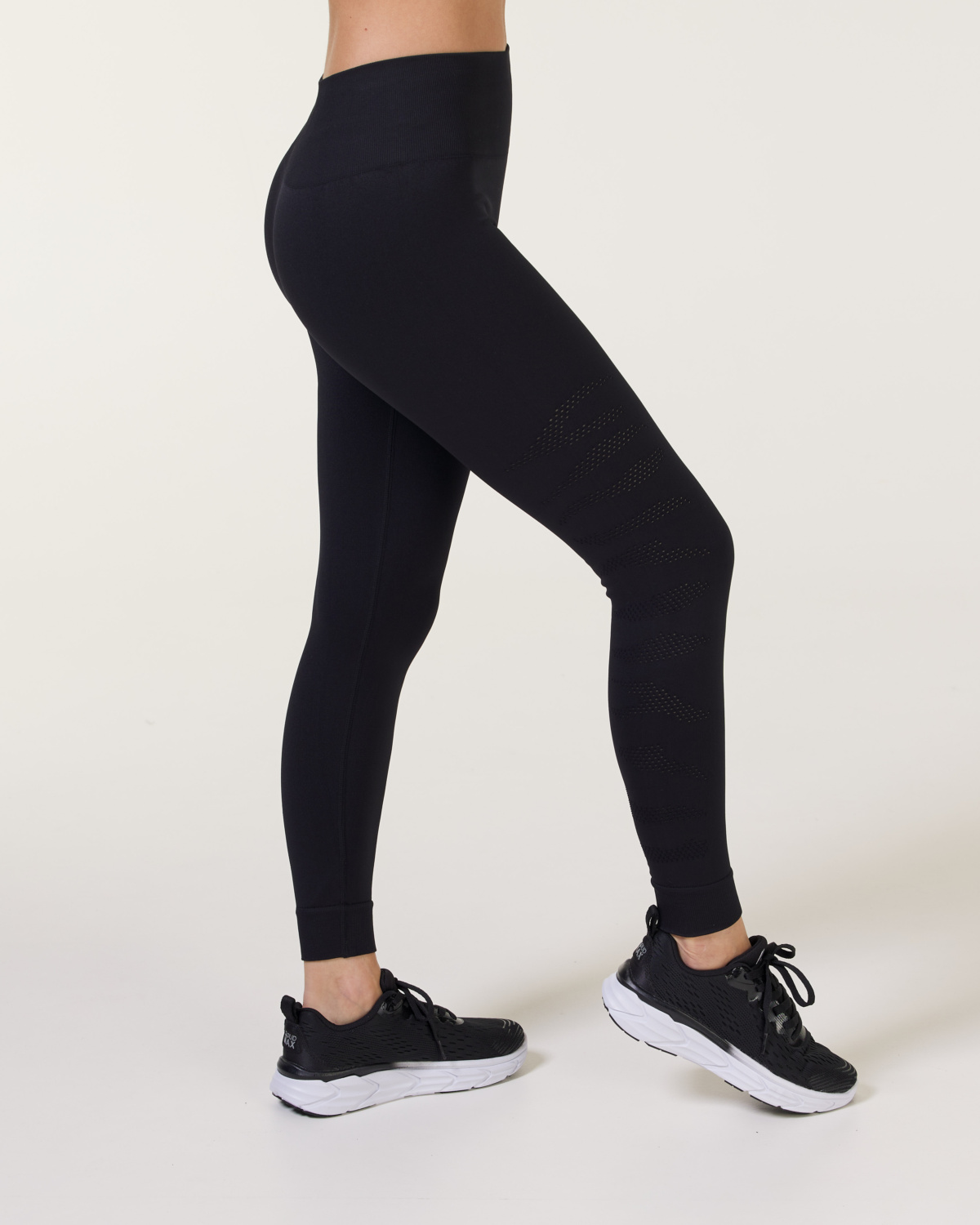 LEVITY Wild Seamless Tights Black