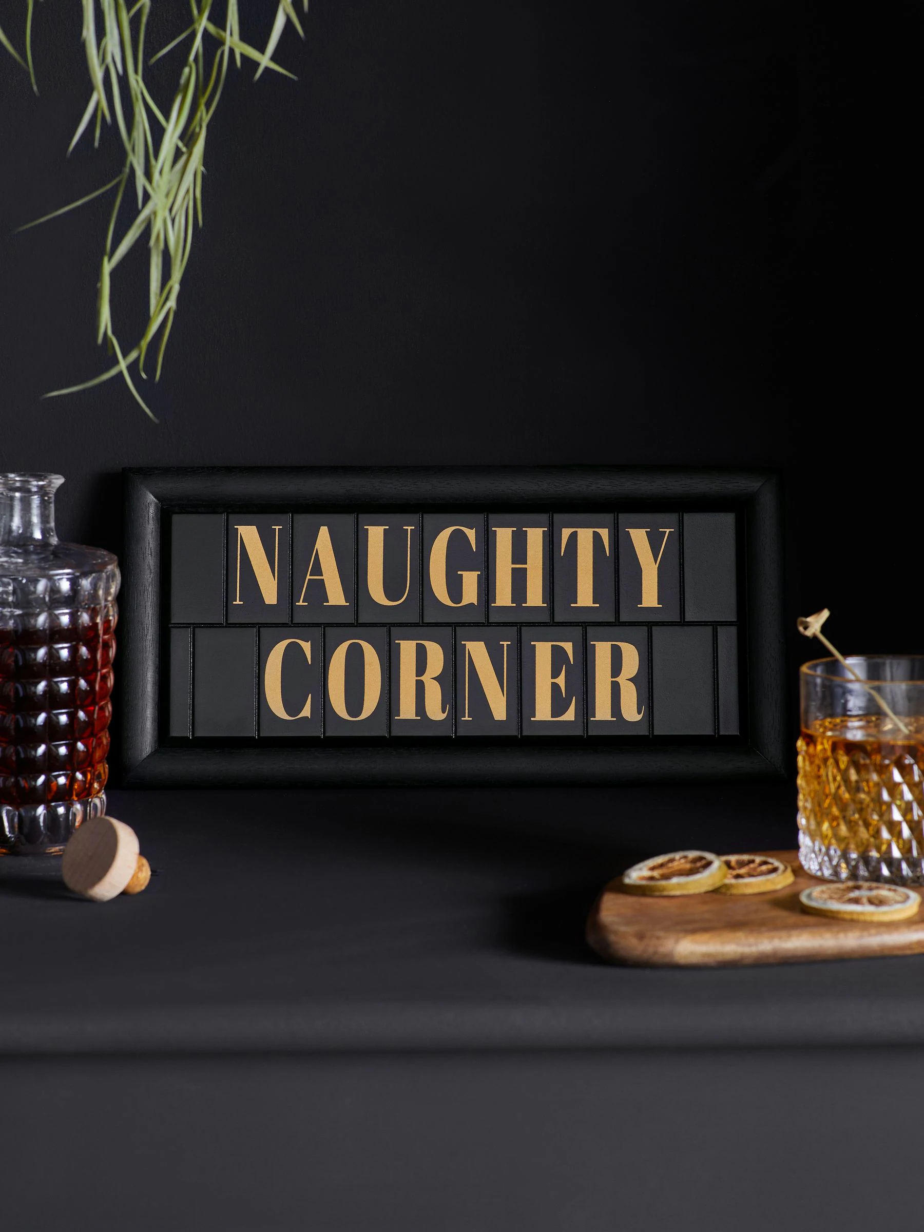 Naughty Corner slogan wanddecoratie