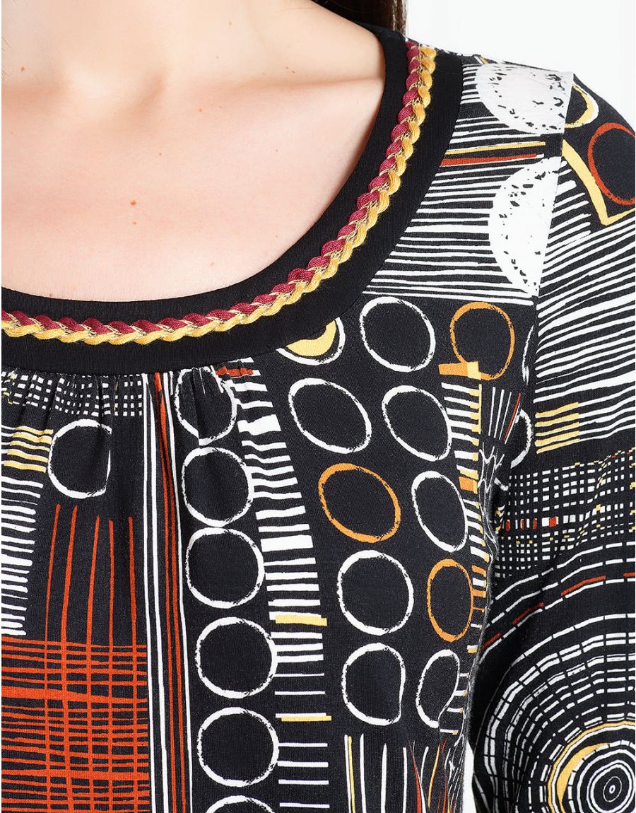 T-shirt noir imprimé ocre