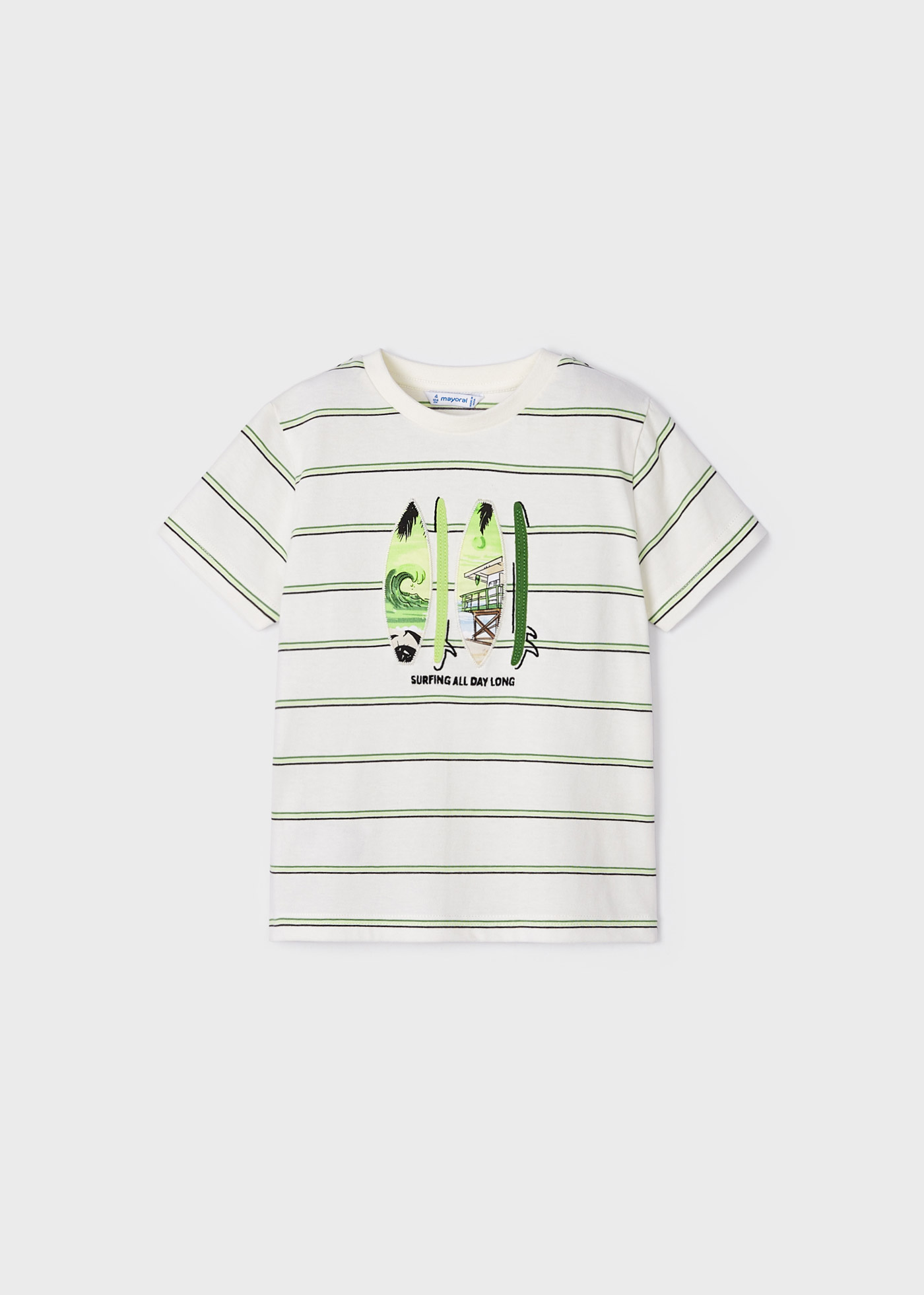Camiseta infantil com bordados em algodão sustentável.