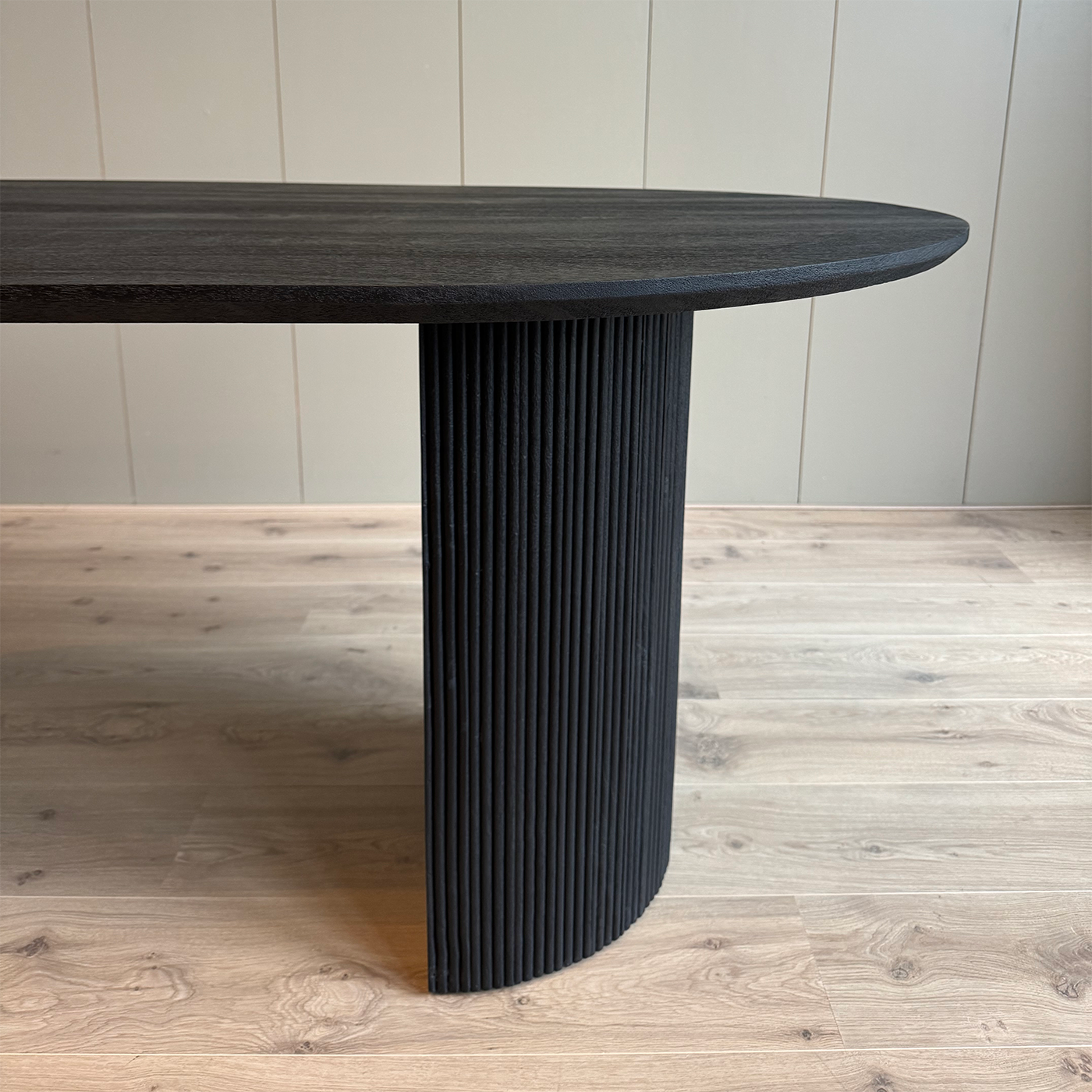 Old Inn wonen eetkamertafel Luca zwart ovaal- 240 cm