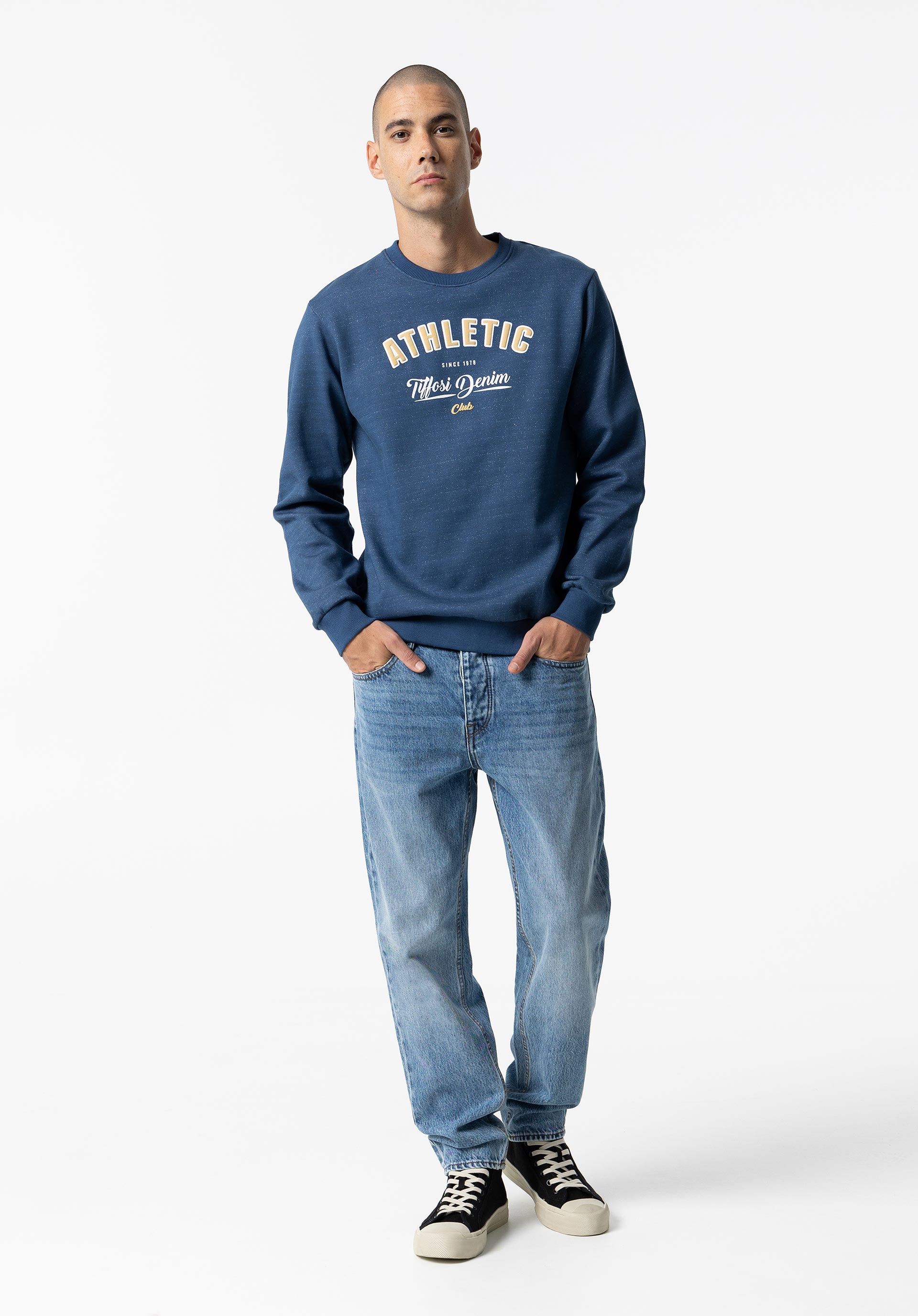 Sweatshirt Estampado Frontal com Relevo