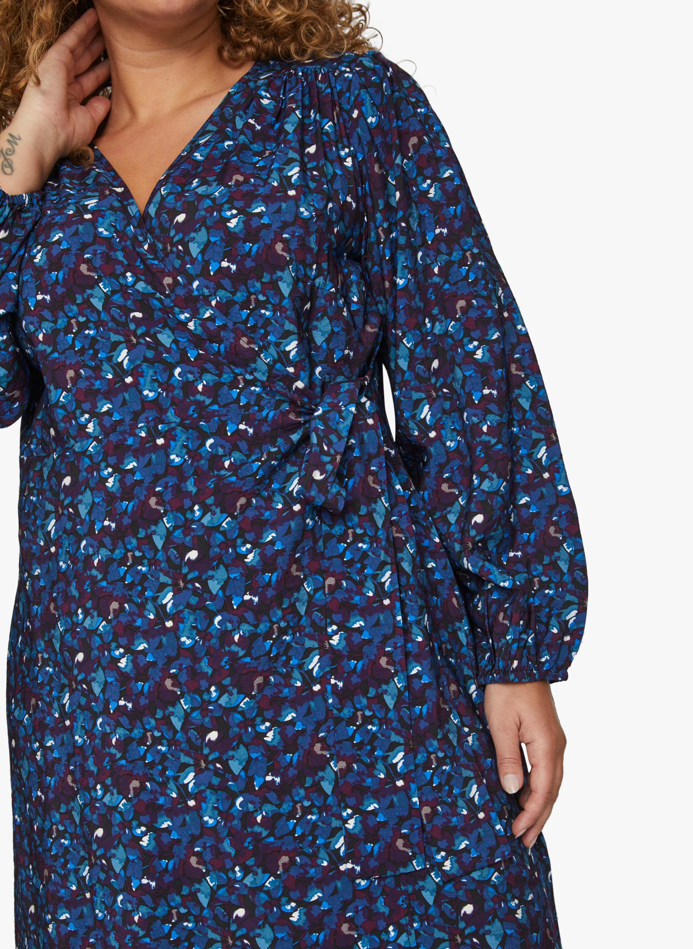 ZUGO WILO - Robe midi portefeuille imprimée| Noir
