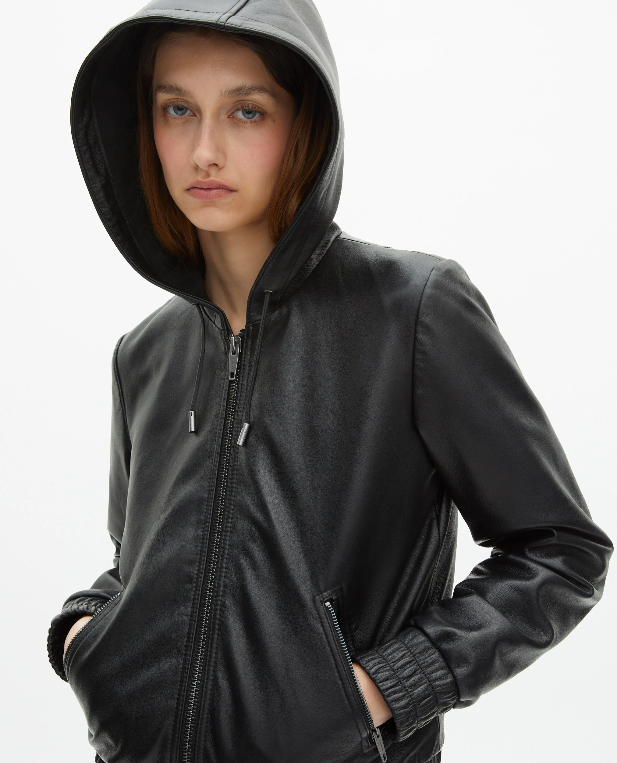 Blouson à capuche en cuir noir