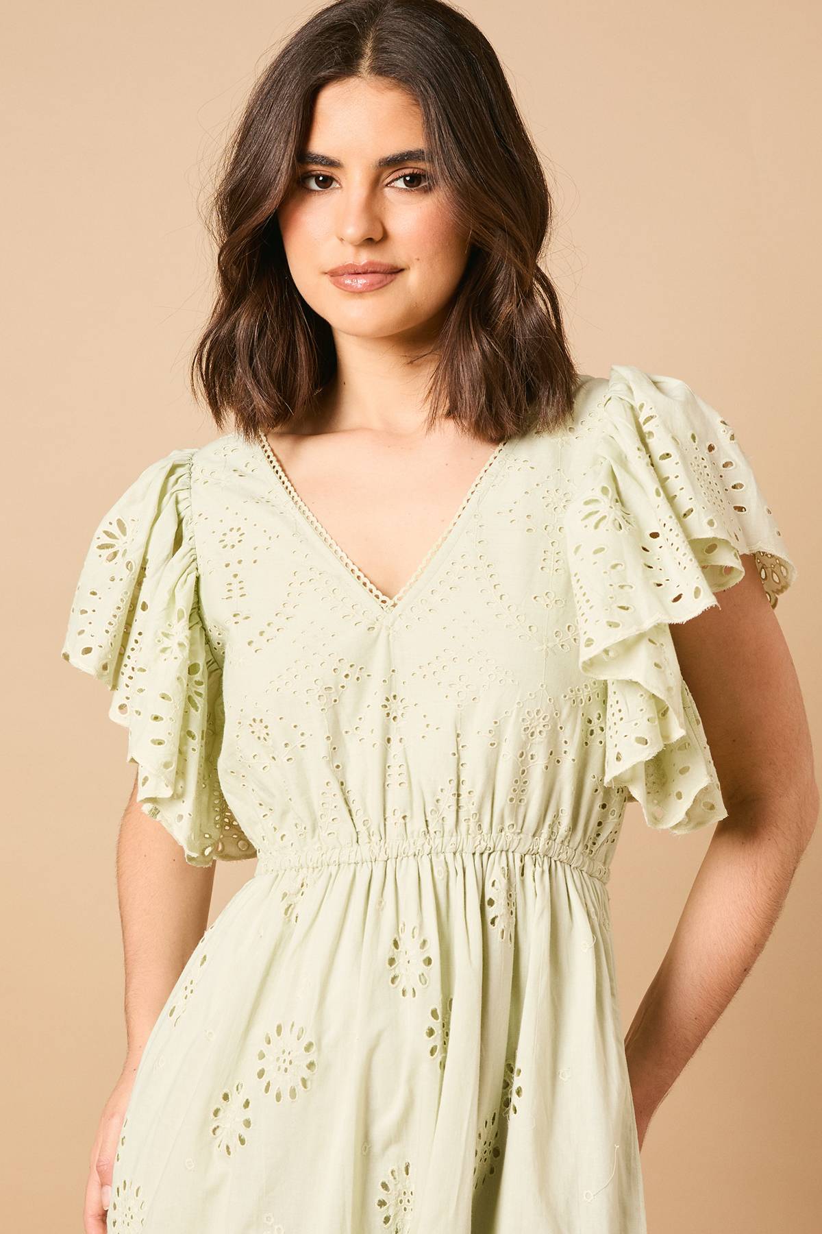 Oasis Robe Maxi à Broderie Anglaise Col V et Manches Papillon