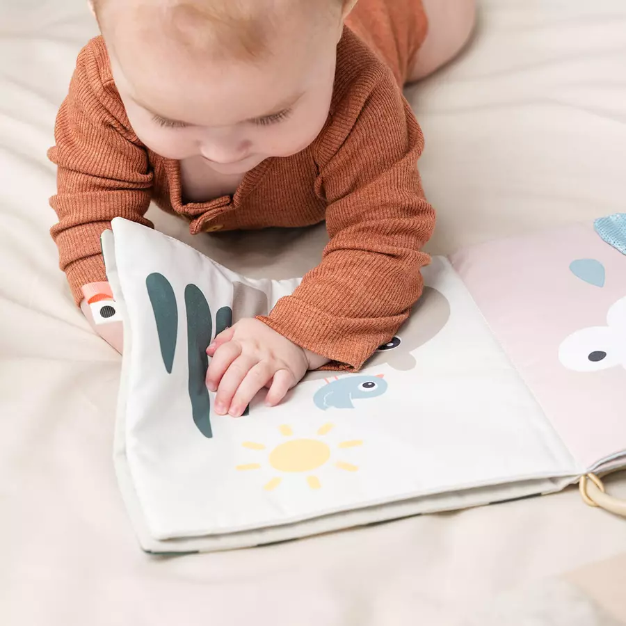 Done by Deer™ Tummy Time Stoffbuch Deer Friends, bunt