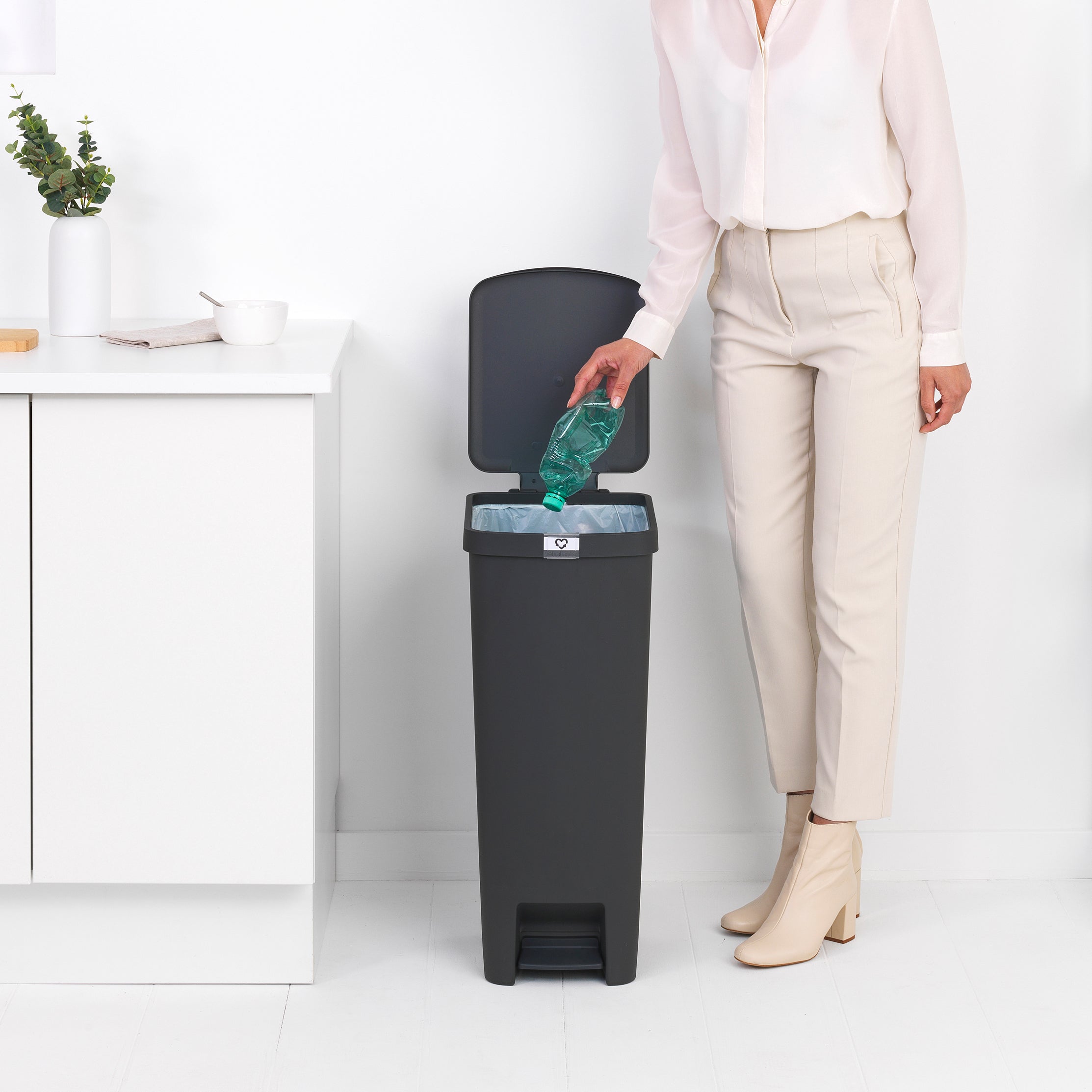 Brabantia StepUp Pedaalemmer 40 Liter - Dark Grey