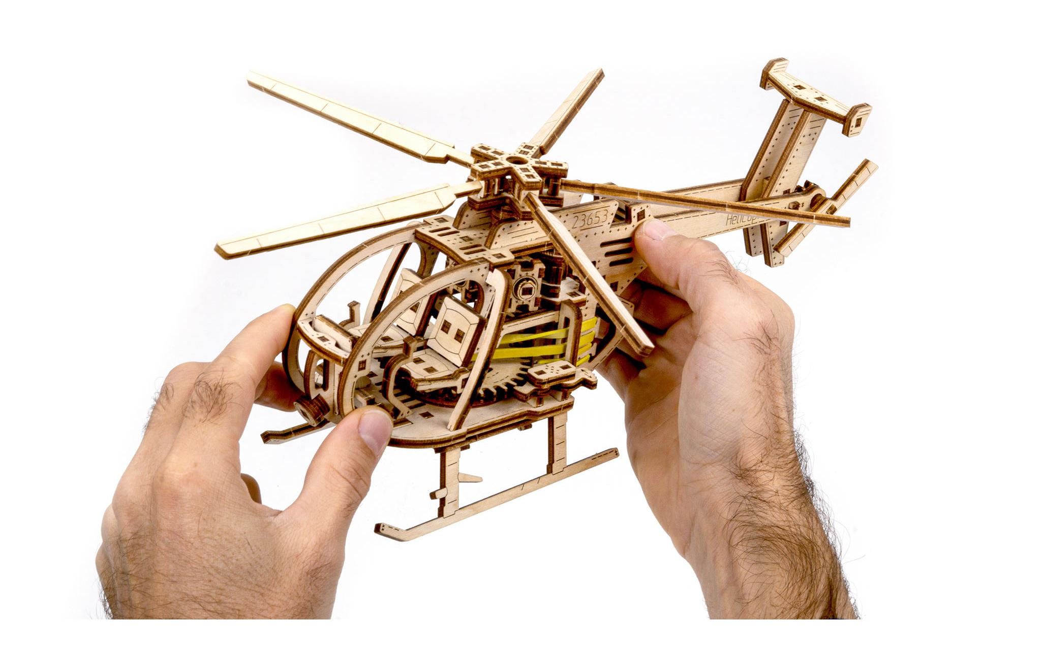 Tiny Adventures – Helicopter HolzbausatzDetaillierter Hubschrauber-Modellbausatz mit beweglichen Teilen