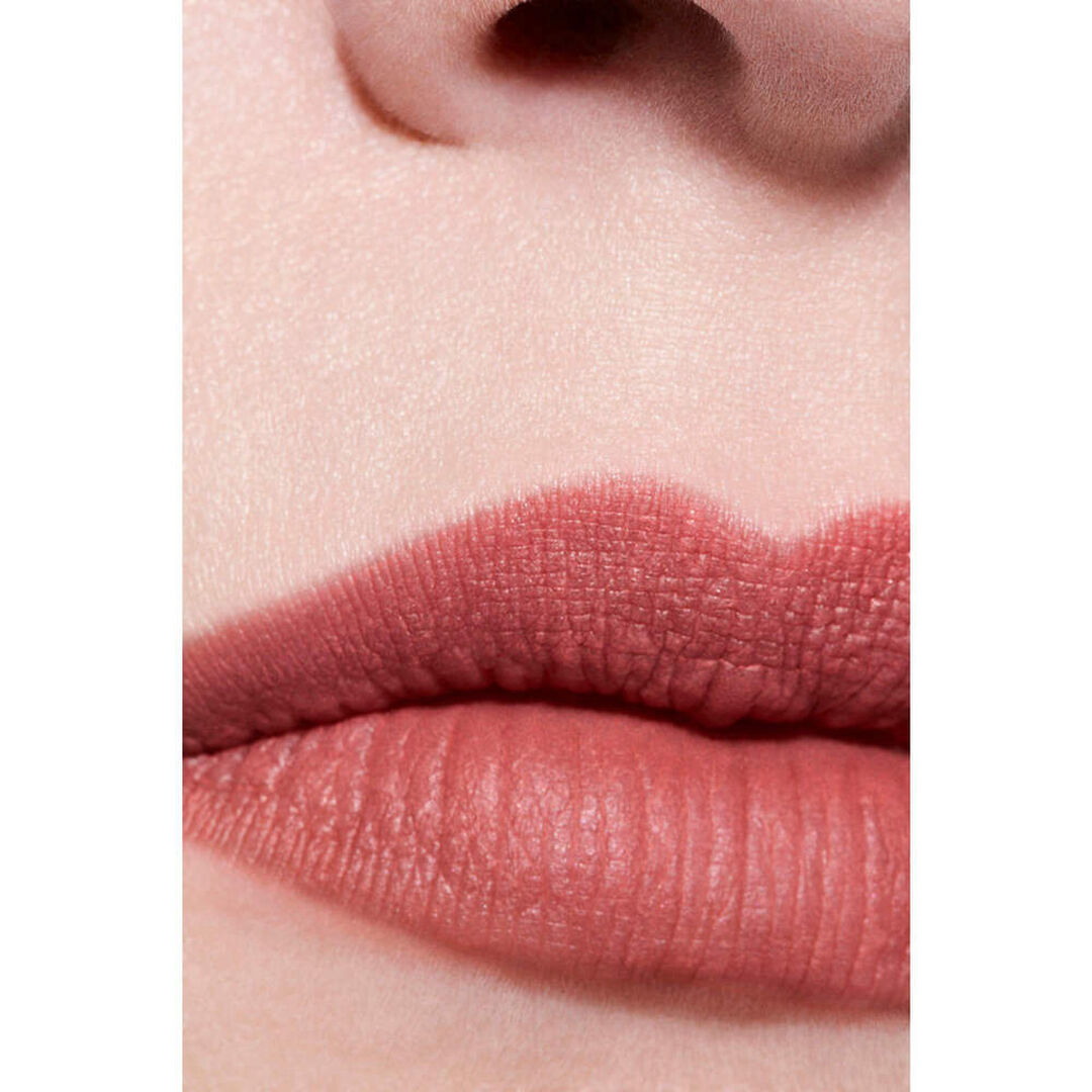 CHANEL Rouge Allure Velvet Batom Mate Luminoso