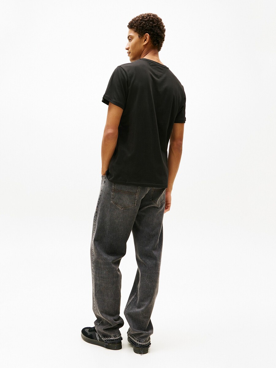 TOMMY JEANS<br>Camiseta slim com bandeira