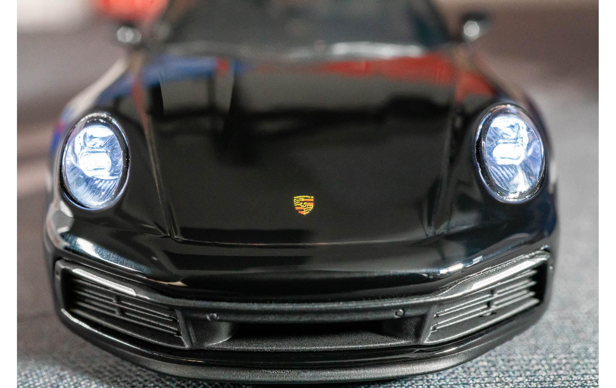 DR!FT Racer Porsche 911 Carrera Schwarz, 1:43<br>Appgesteuertes Drift Auto im Massstab 1:43
