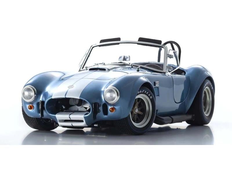 Kyosho Shelby Cobra 427 S/C Spider, Hellblau-Weiss 1:18 Detailgetreues Modellauto für Sammler im Massstab 1:18