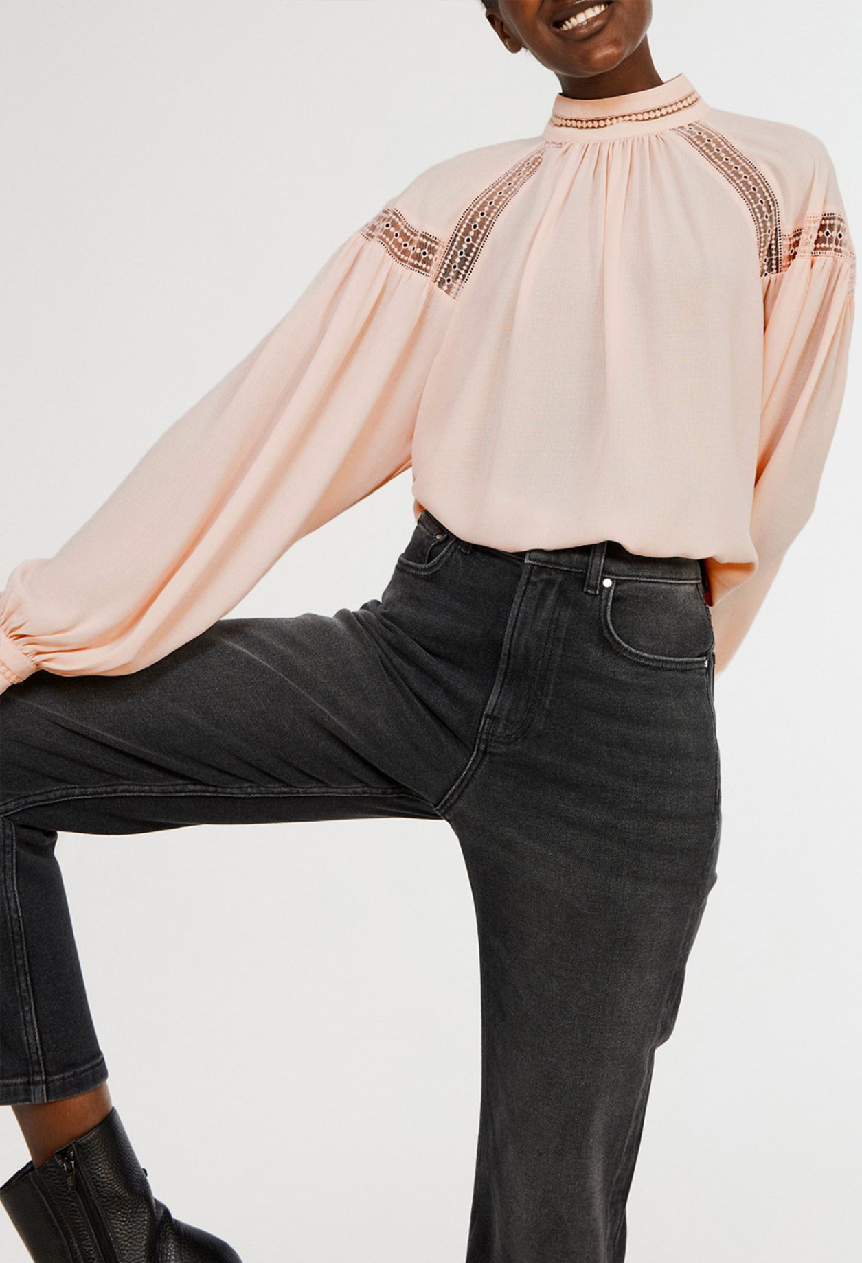Blouse &agrave; dentelle