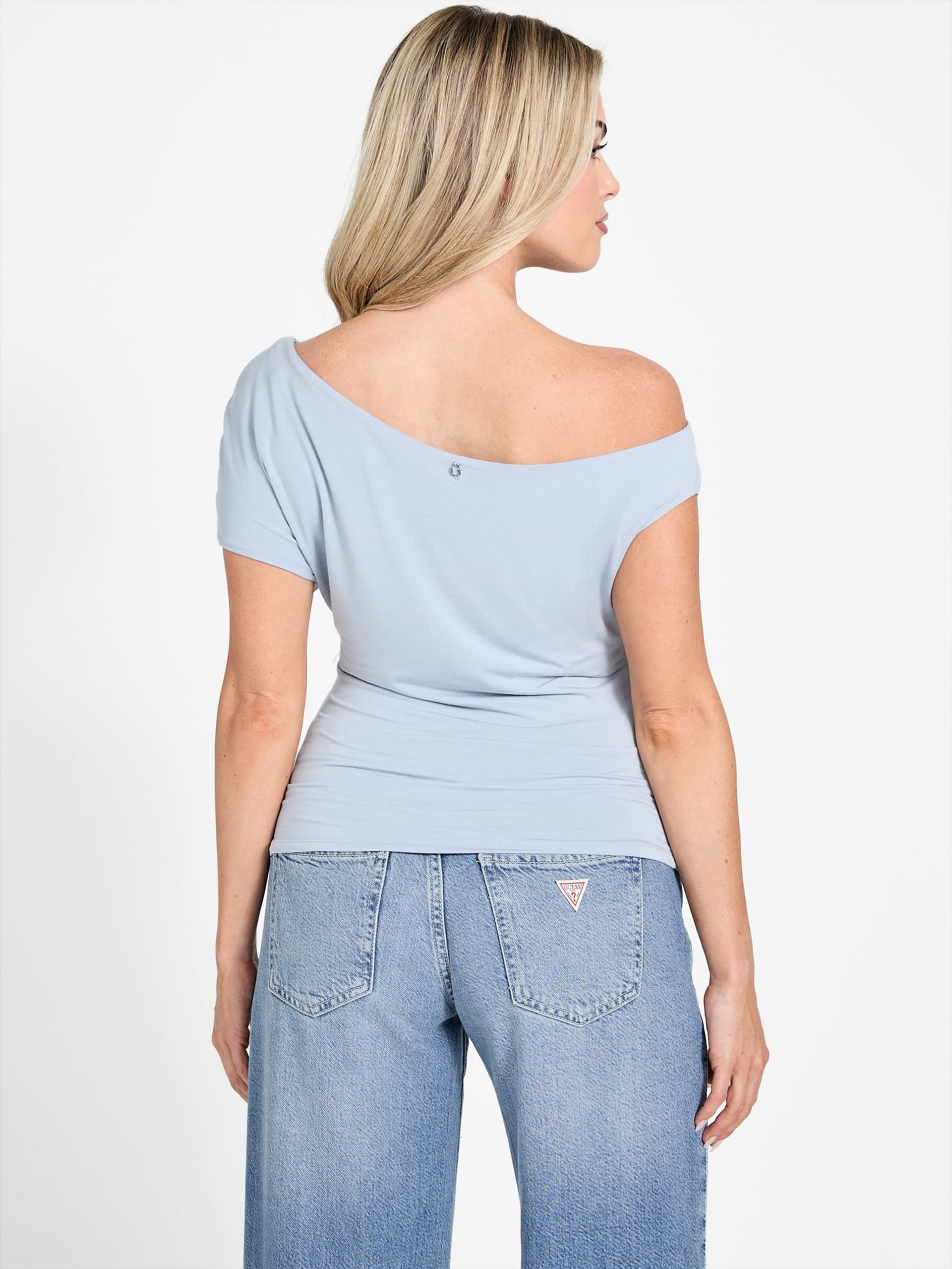 Blusa Eco Miraya com ombros à mostra