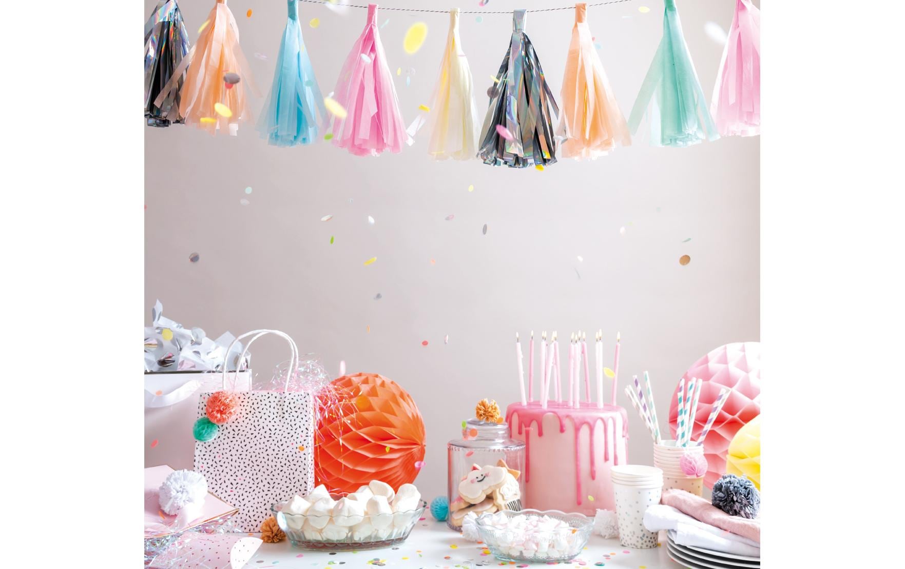Girlande Quasten 2 m, MehrfarbigDekoaccessoire für Ihre nächste Party von Rico Design