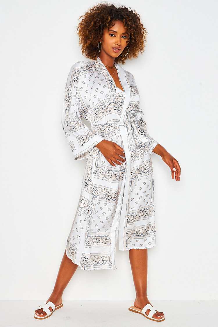 Kimono ceinturé blanc imprimé foulard
