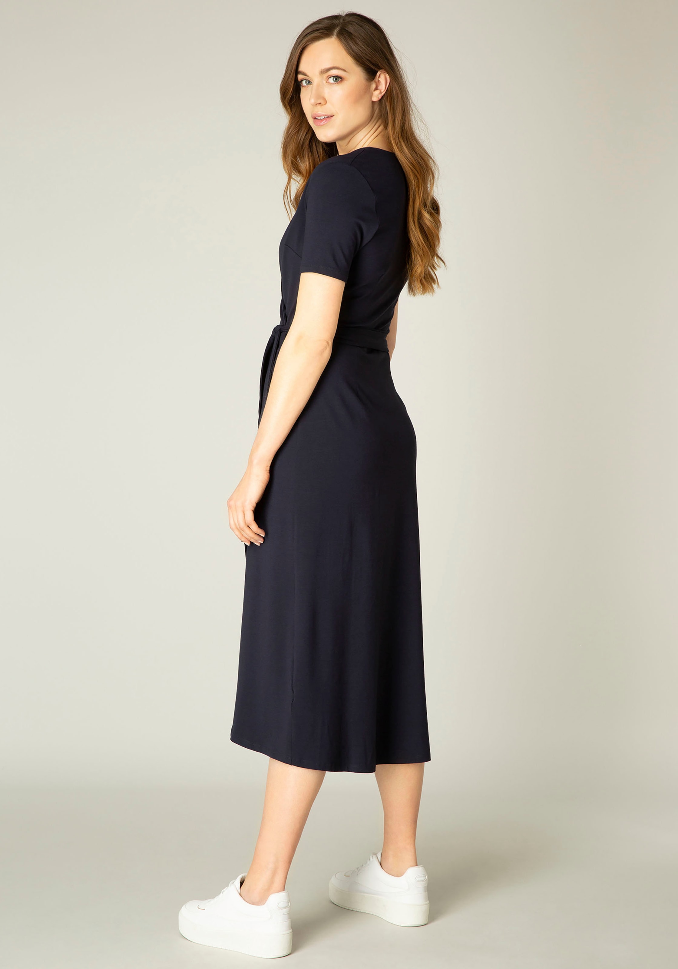 Base Level Wickelkleid »Yvie« In bequemer, elastischer Qualität