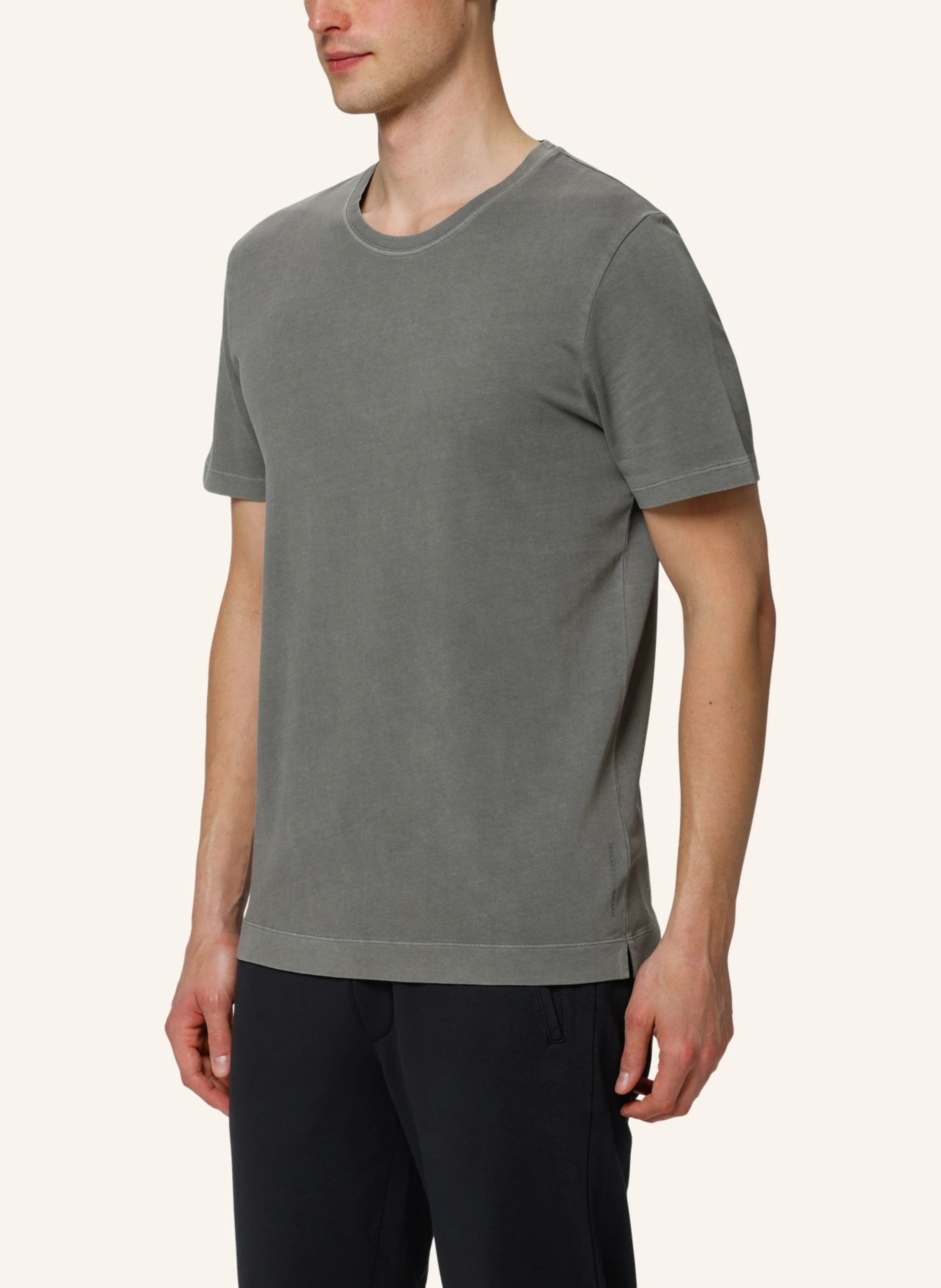 TRUSTED HANDWORK Round Neck 1/2-Sleeve T-Shirt