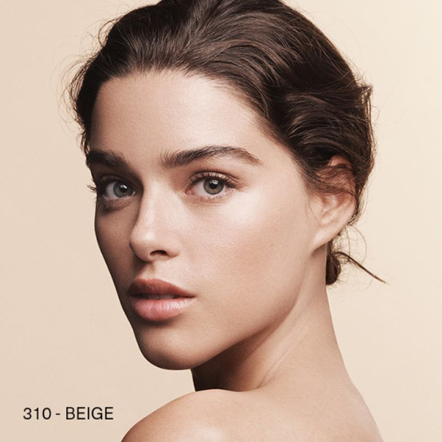 Le Fond de Teint Soyeux Régénérant longue tenue SPF 20 LA MER